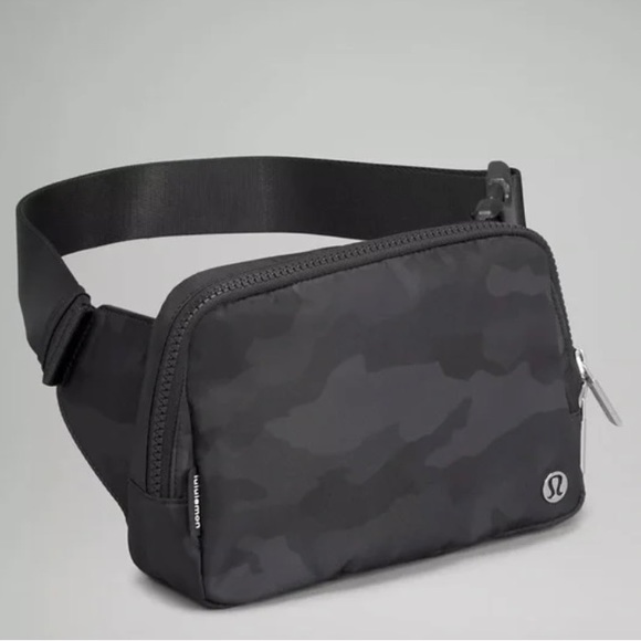 lululemon athletica Handbags - NWT Lululemon Everywhere Belt Bag - Large. Cami